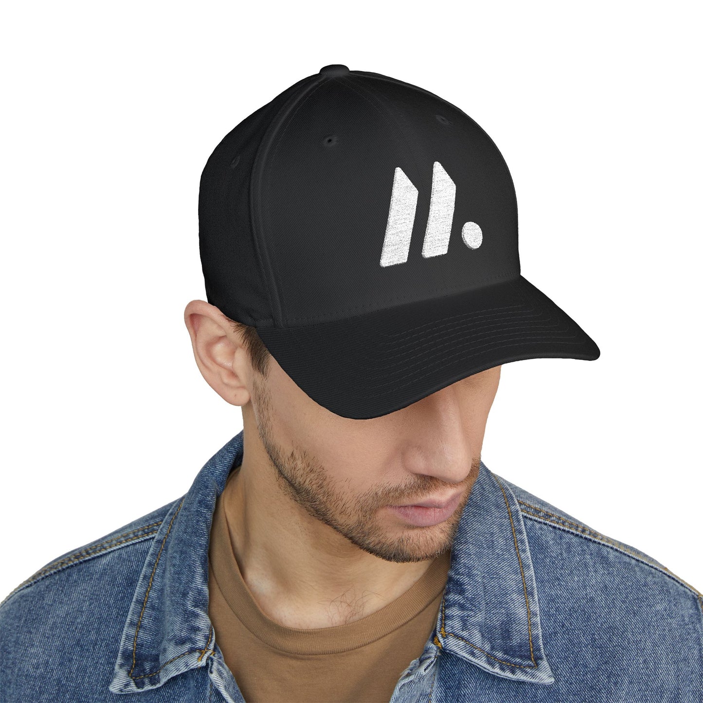 Minimalist Embroidered Closed-Back Cap for Casual Style